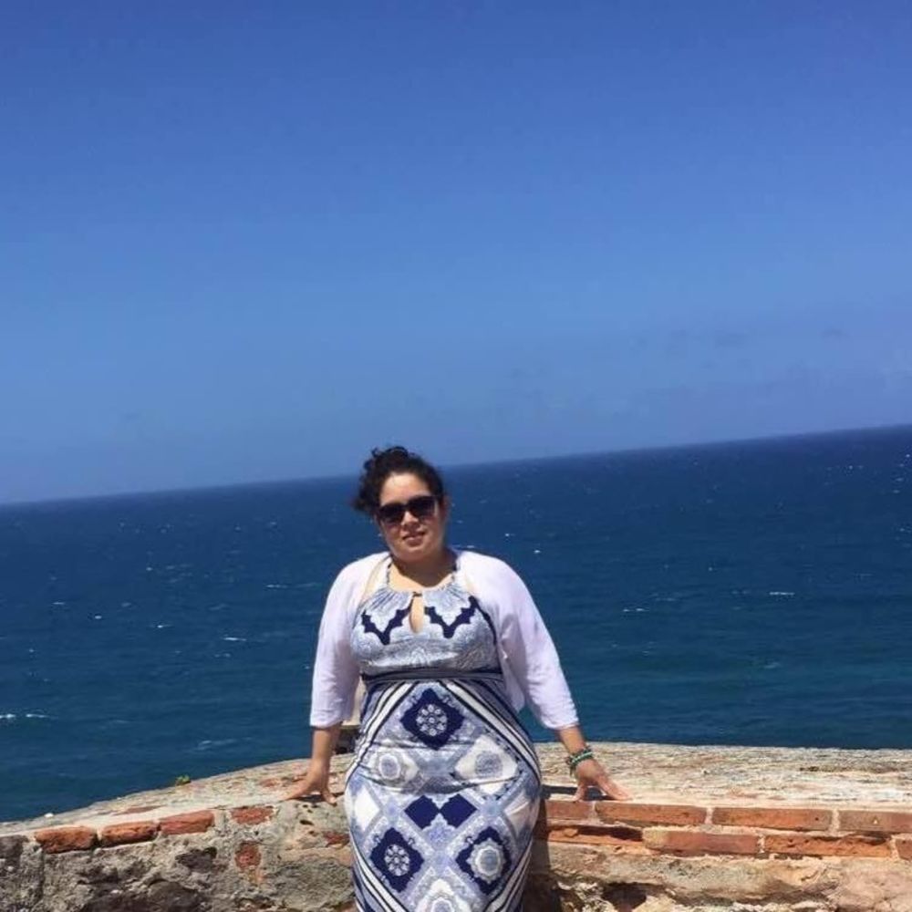 Meet your Posher, Yaneth